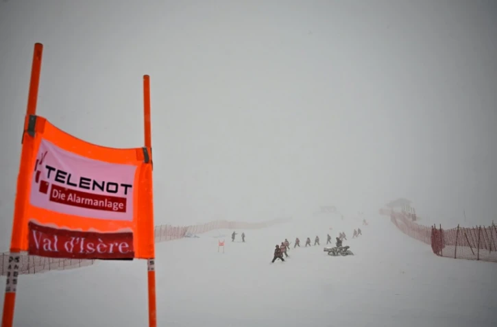 Vue de la descente de la Coupe du monde de ski alpin dames de Val d'Isère dans le brouillard, le 21 décembre 2019