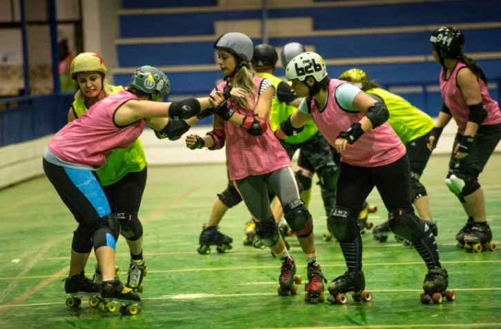 Des Sud-Africaines durant un entraînement de roller-derby à Johannesburg, le 24 août 2016