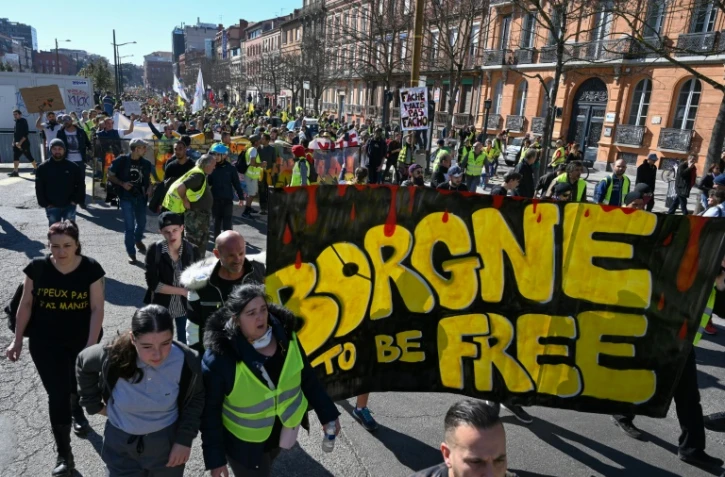 "Borgne to be free" en référence aux manifestants ayant perdu un oeil, manifestation des "gilets jaunes" à Toulouse, le 23 février 2019