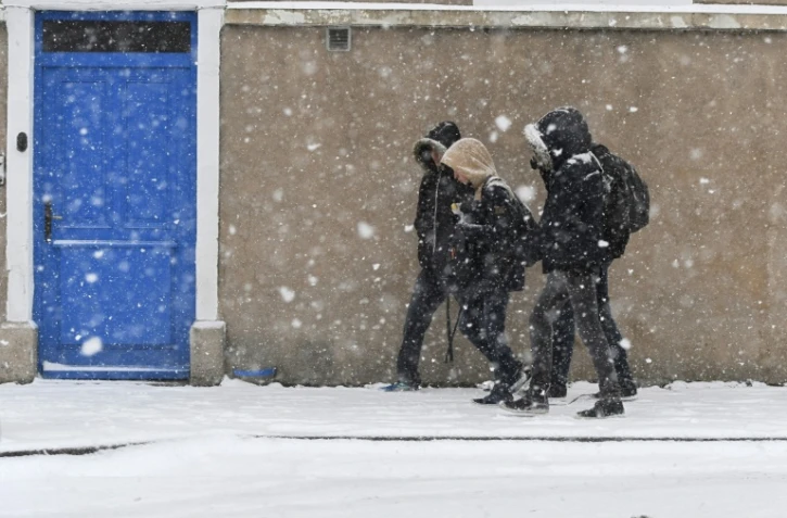 En France 25 départements en vigilance orange vent et neige et verglas