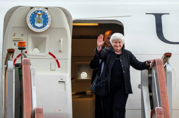 La secrétaire américaine au Trésor Janet Yellen arrive à l'aéroport international de Pékin, le 6 juillet 2023