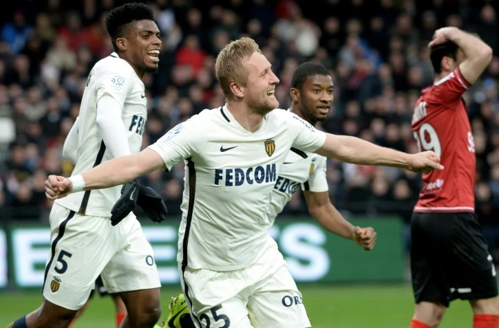 Le défenseur Kamil Glik ouvre le score pour Monaco face à Guingamp au Roudourou, le 25 février 2017