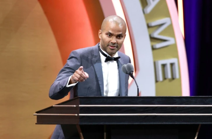 Le Franco-Américain Tony Parker pendant la cérémonie d'intronisation au "Hall of Fame" de la NBA, le 12 août 2023 à Springfield, dans le Massachusetts