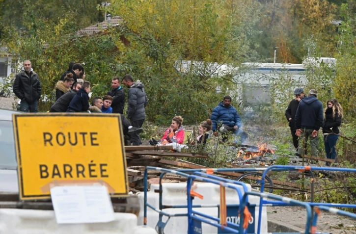Des membres de la communauté des gens du voyage à Moirans le 21 octobre 2015