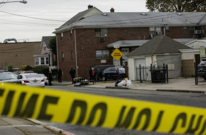 La police isole une scène de crime à Paterson dans le New Jersey, le 1er novembre 2017