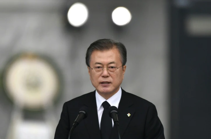 Le président sud-coréen Moon Jae-In prononce un discours lors d'une cérémonie au cimetière national de Séoul, le 6 juin 2019