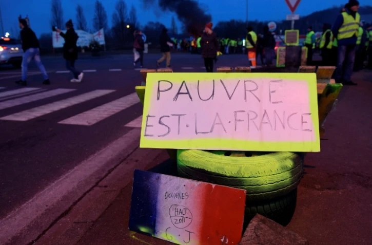 Protestation de "gilets jaunes" à Longevilles-Les-Saint-Avold, (est de la France), le 15 décembre 2018
