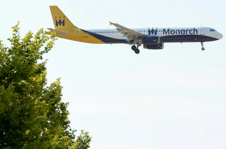 Un avion de la compagnie britannique Monarch s'apprête à atterrir à Barcelone le 6 juin 2016