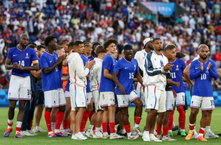La déception du camp français battu par l'Espagne en finale du tournoi olympique, le 9 août 2024 au Parc des Princes   