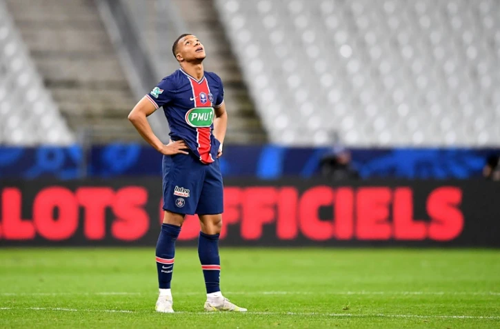 Kylian Mbappé à la fin de la finale de la Coupe de France remportée avec le Paris Saint-Germain contre Monaco le 19 mai 2021 au Stade de France