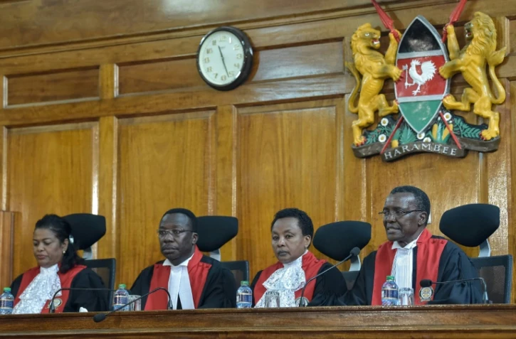 Les juges de la Cour suprême du Kenya ordonnent la tenue d'un nouveau scrutin présidentiel, le 1er septembre 201 à Nairobi