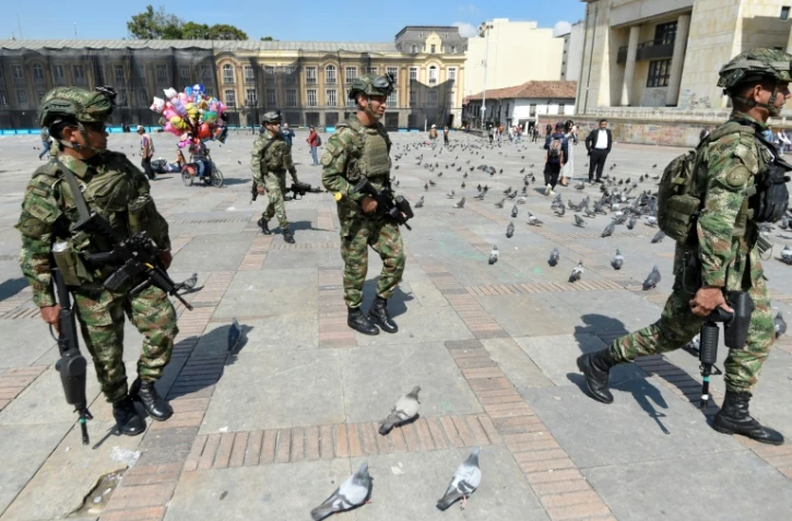 Des militaires patrouillent dans le centre de Bogota le 23 novembre 2019