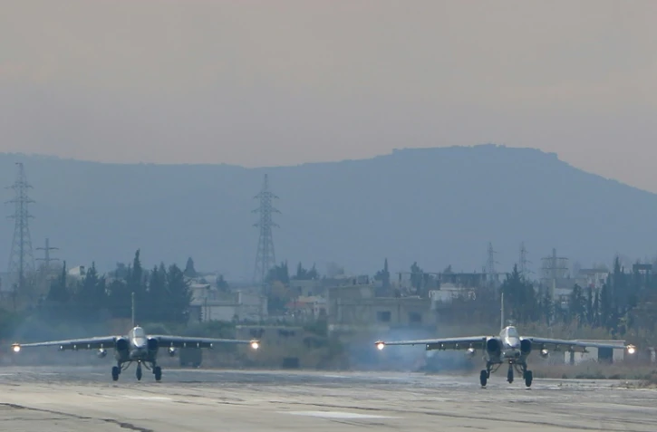 Deux bombardiers Sukhoi Su-24 près de Latakia le 16 décembre 2015