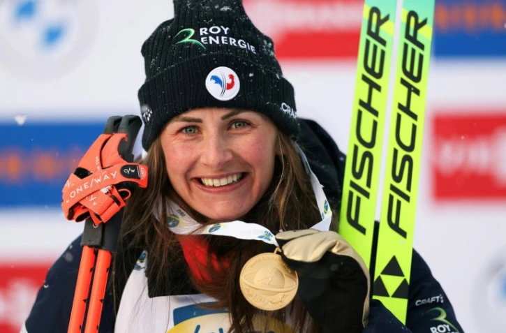La Française Justine Braisaz-Bouchet sacrée en sprint aux Mondiaux de biathlon, le 14 février 2025 à Lenzerheide