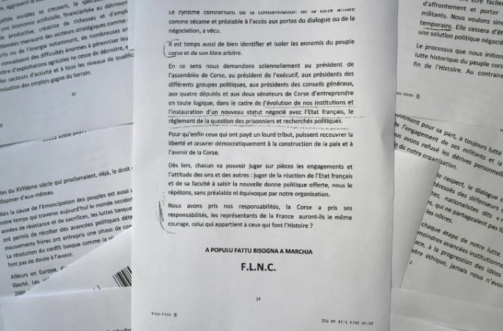 Communiqué du FLNC reçu le 25 juin 20147 à Marseille annonçant son intention de déposer les armes et de sortir "progressivement de la clandestinité"