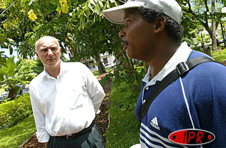 Alain Bénard, tête de la liste UMP pour les régionales de mars 2004