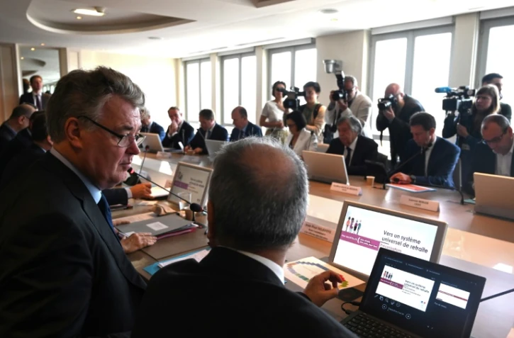 Jean-Paul Delevoye présente ses préconisations aux partenaires sociaux le 18 juillet 2019 à Paris