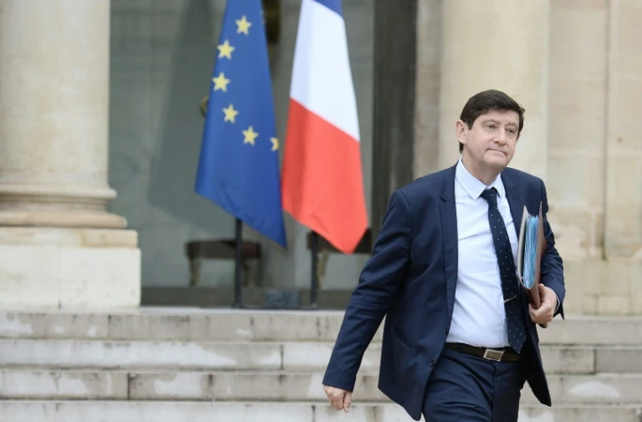 Le ministre français des sports Patrick Kanner quitte l'Elysée à Paris, le 1er juin 2016