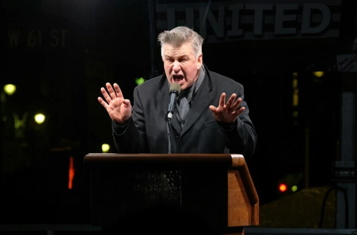 Alec Baldwin lors d'un rassemblement devant le Trump Hotel à New York en janvier 2017