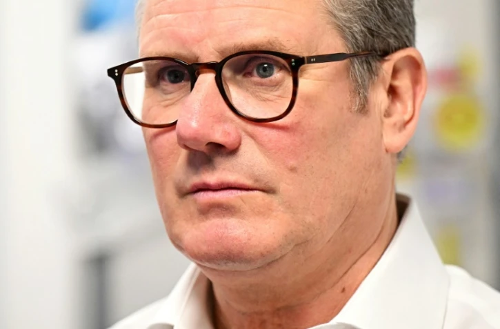 Le Premier ministre britannique Keir Starmer lors d'une visite au South West London Elective Orthopaedic Centre (SWLEOC) Ă Epsom, au sud-ouest de Londres, le 6 janvier 2025