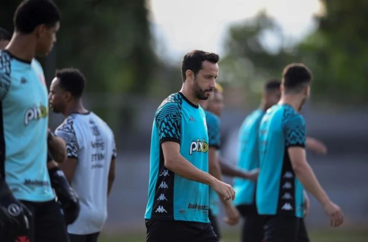 Les joueurs du club de Vasco de Gama (au centre, la star Nene Hilario) lors d'un entraînement le 11 mai 2022 à Rio de Janeiro                           