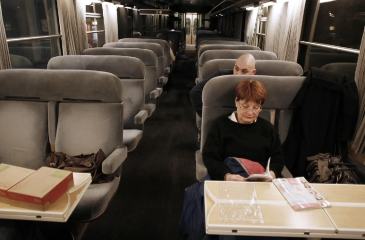 Les usagers des TER et des Intercités vont pouvoir profiter d'une application et d'un site mobile offrant une bibliothèque numérique de 100.000 ouvrages