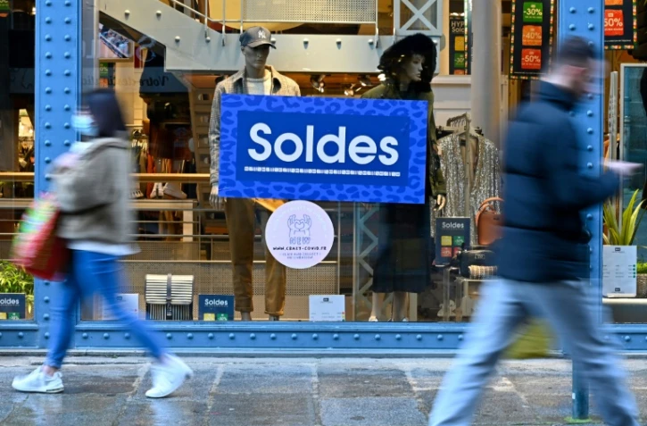 Les soldes débutent mercredi pour quatre semaines, dans un climat favorable à la consommation