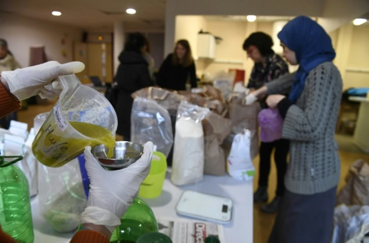 Vente de produits bio par l'association VRAC à Vaulx-en-Velin, près de Lyon, en France, le 14 décembre 2016