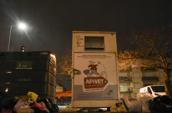 Photographie datant du 9 février 2020 du conteneur de vêtements où a été retrouvé le corps de Vanille, à Angers
 