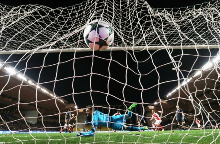 Le but du défenseur monégasque Djibril Sidibé face au gardien français de Tottenham Hugo Lloris, le 22 novembre 2016 au stade Louis II
