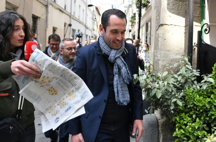 Pierre Jouvet, chef des négociateurs socialistes, à son arrivée au siège de LFI à Paris le 2 mai 2022