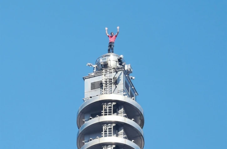 Le grimpeur américain Alex Honnold après avoir grimpé la tour Taipei 101 le 25 janvier 2026