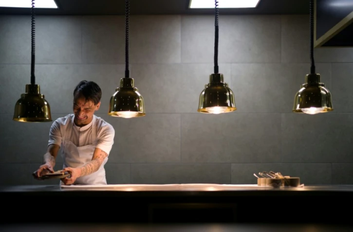 Le chef Habi Khaliqdad dans le restaurant Ulo, à Ilulissat, au Groenland, le 18 mars 2026