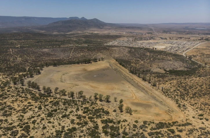Vue aérienne du barrage d'Adelaïde à sec, le 26 novembre 2019 en Afrique du Sud