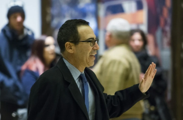 Le financier Steven Mnuchin arrivant à la Trump Tower le 21 novembre 2016 à New York