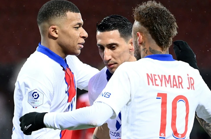 Mbappé (g), di Maria (c) et Neymar lors du match de Ligue 1 contre Brest le 23 mai 2021.