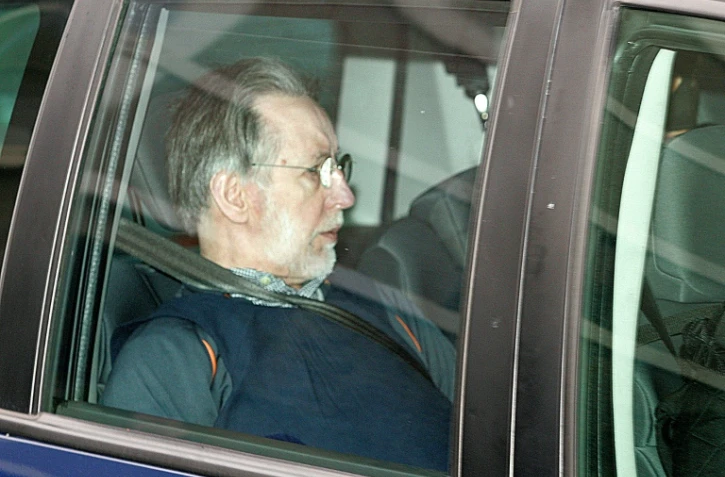 Le tueur en série Michel Fourniret arrive au Palais de Justice de Charleville-Mézieres, dans le nord de la France, le 16 avril 2008