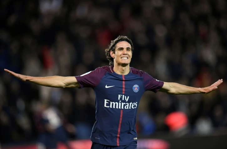 L'attaquant du PSG Edinson Cavani fête son 156e but avec le club, autant que Zlatan Ibrahimovic, face à Dijon le 17 janvier 2018 au Parc des Princes