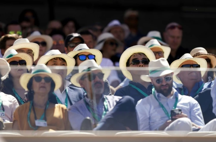 Le public de Roland-Garros sur le central Philippe-Chatrier le 2 juin 2019 Ă Paris