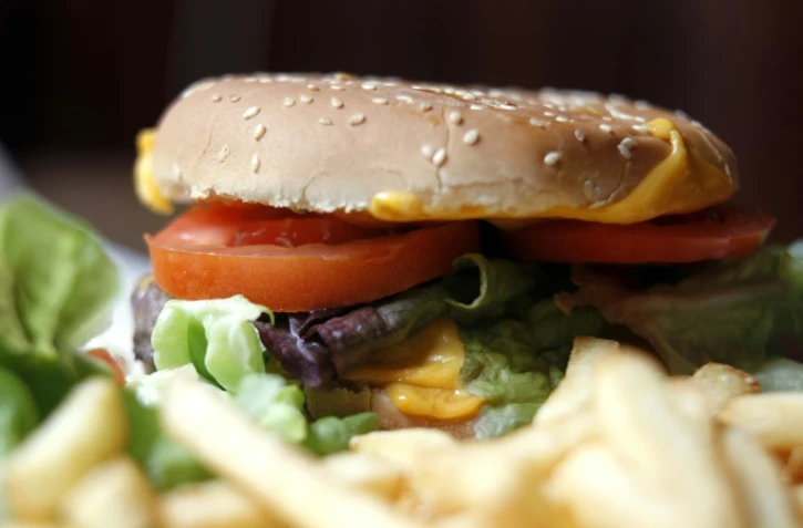 A toutes les sauces et dans tous les pains, le burger séduit toujours plus les palais français et ses ventes ont continué de progresser en 2015 en France