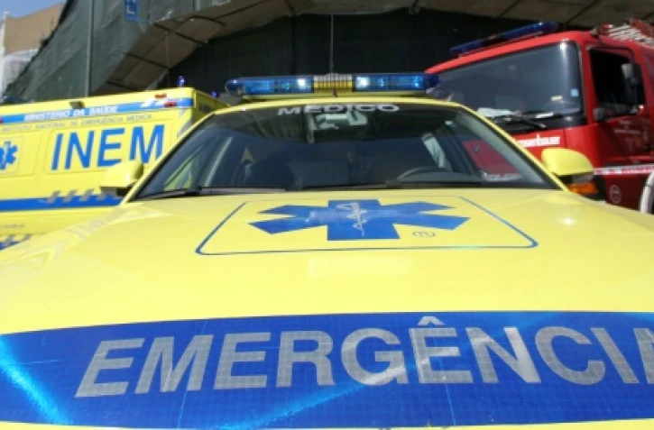 Le petit avion de tourisme s'est écrasé sur l'entrepôt d'un supermarché près d'un aérodrome de la région de Lisbonne