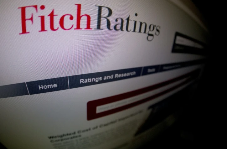 L'agence de notation Fitch a maintenu vendredi soir la note souveraine "AA-" de la France, qu'elle avait assortie en octobre d'une "perspective négative"