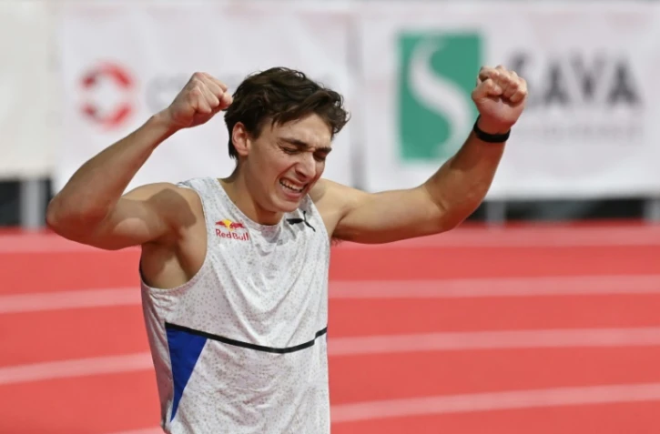 Le perchiste suédois Armand Duplantis après avoir battu son propre record du monde, le 7 mars 2022 à Belgrade