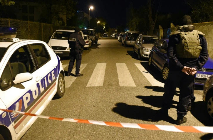 Un jeune homme a été abattu vers 03H30 par des tirs de kalachnikov à Marseille, premier règlement de comptes de l'année dans la ville