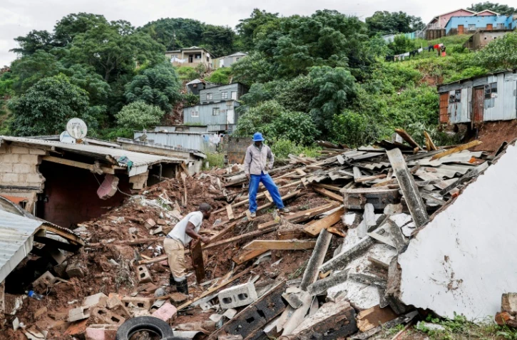 Des dizaines de maisons ont été emportées par des glissements de terrain, à Durban le 13 avril 2022
