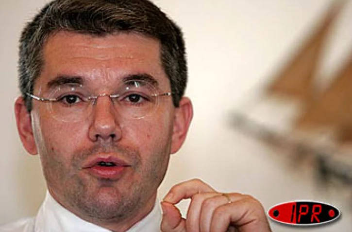 Mardi 10 mai 2005 -Jean Ballandras est le nouveau secrétaire aux Affaires régionales