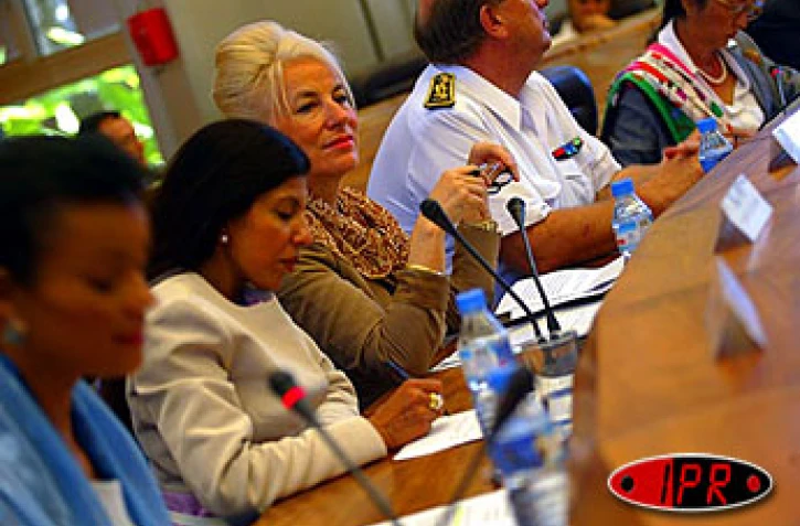 Lundi 5 juillet 2004 - 

Nicole Ameline, ministre de la parité et de l'égalité professionnelle, a été reçue au conseil général