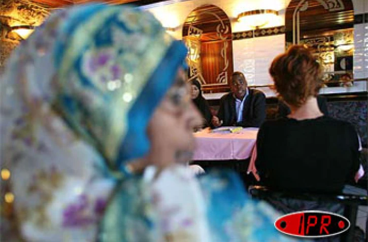 Lundi 24 avril 2006 -

Maître Saïd Larifou, dirigeant du RIDJA, soutient Ahmed Abdallah Sambi vainqueur à Anjouan des primaires pour la présidentielle aux Comores
