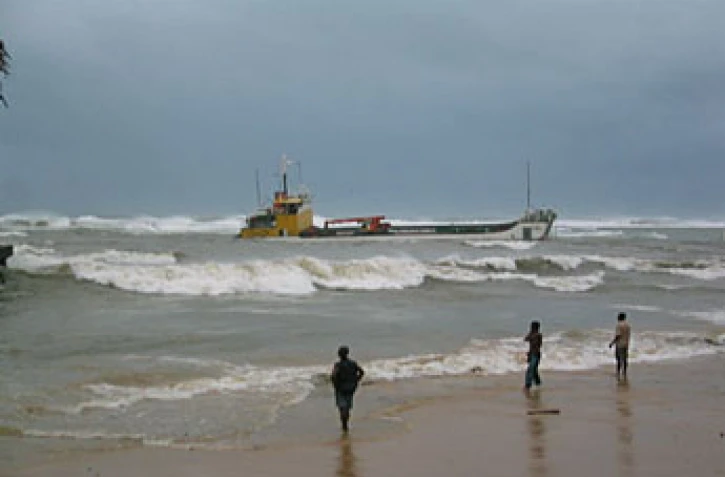 Le port d'Antalaha samedi 6 mars à l'approche de Gafilo (Photo marie-Hélène KHZ - pharmacienne à Antalaha)