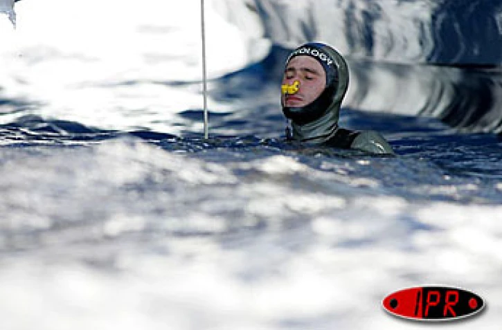 Mercredi 9 juin 2004 - 

Record du monde de plongée en apnée pour Guillaume Néry